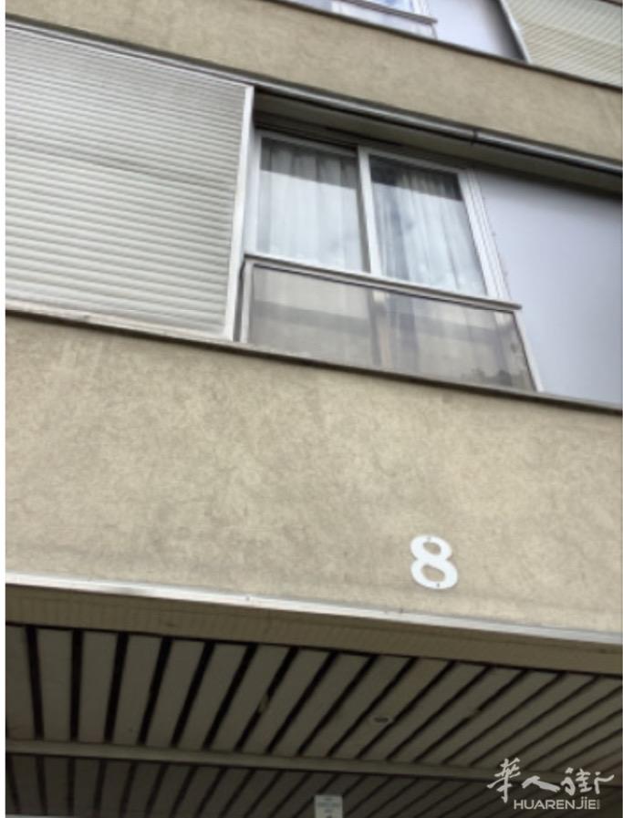 92省 Asnières 家乐福超市楼上 近métro, T1, Bus 三房一厅