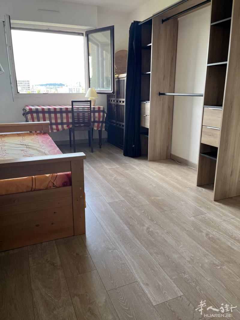 92省Boulogne-Billancourt 公寓房好房分租 注意！只限男生！地理环境优越！