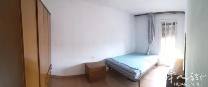 🏡巴塞单间出租，巴塞二路san roc地铁口一分钟，新装修木地板阳光大房间，