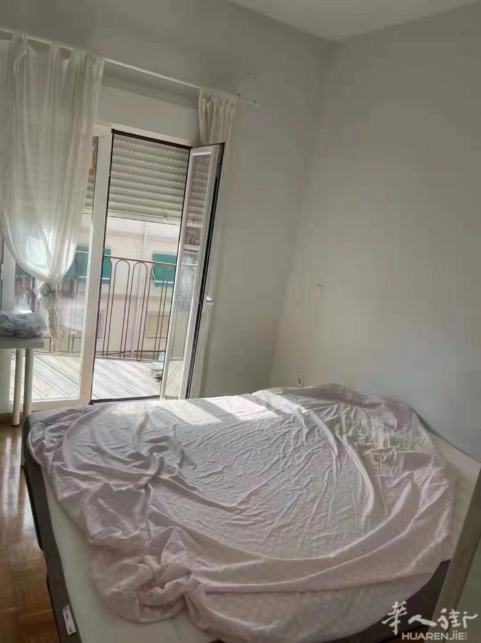 🏡7号线francos rodriguez带独卫出租大单间， 独立洗手间，独立