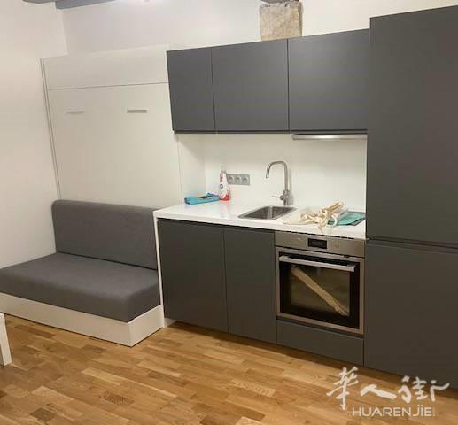 7区 17平的studio家具齐全 近4号12号RER C 厨房配备齐全 浴室里有淋浴 全新装修