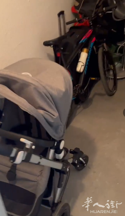 出售Bugaboo婴儿车和自行车