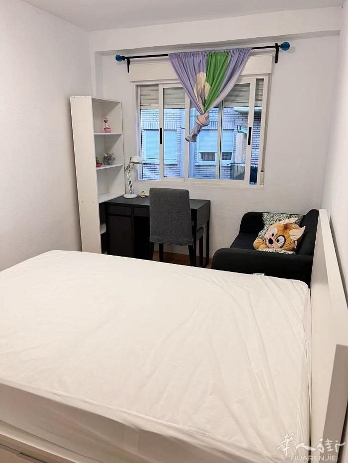 🏡马德里5路地铁pueblo nuevo 单间招租 招爱干净，安静的，不抽烟，