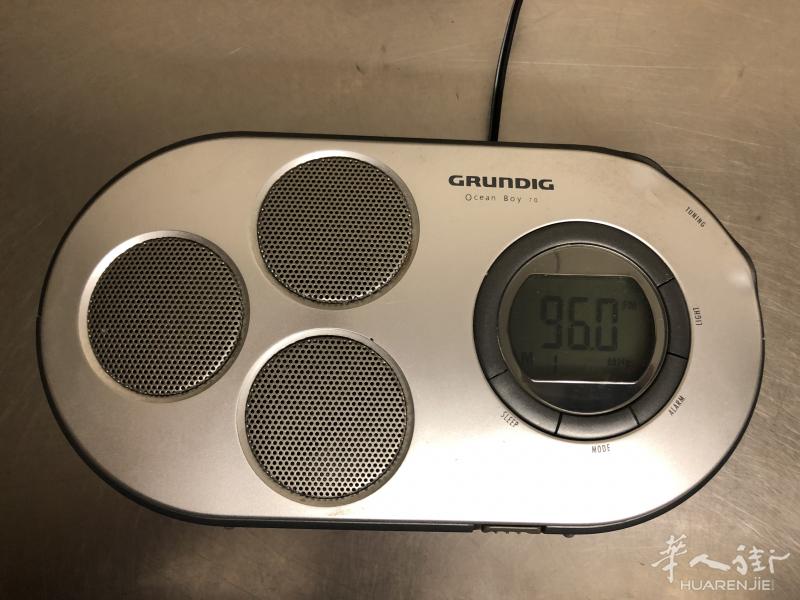 德国 GRUNDIG 定时闹钟 收音机音质特别好
