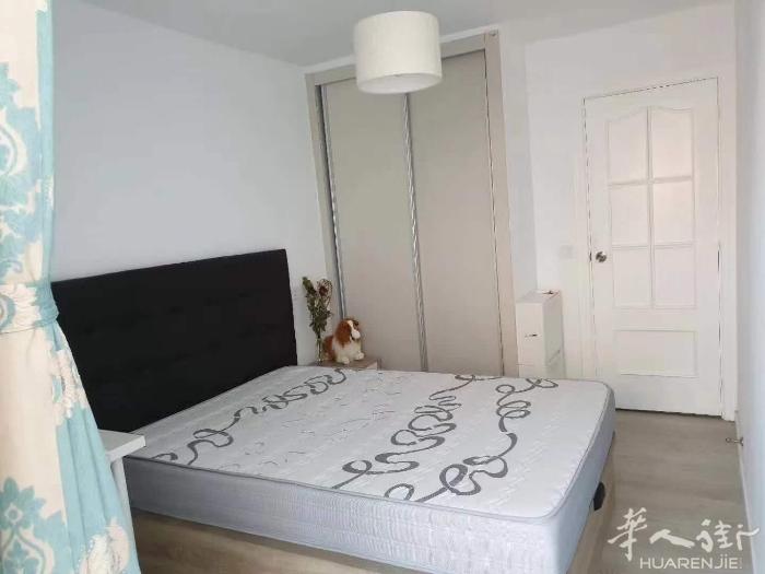 🏡马德里6号线carpetana/5号线Carabanchel独卫单间 三楼‬