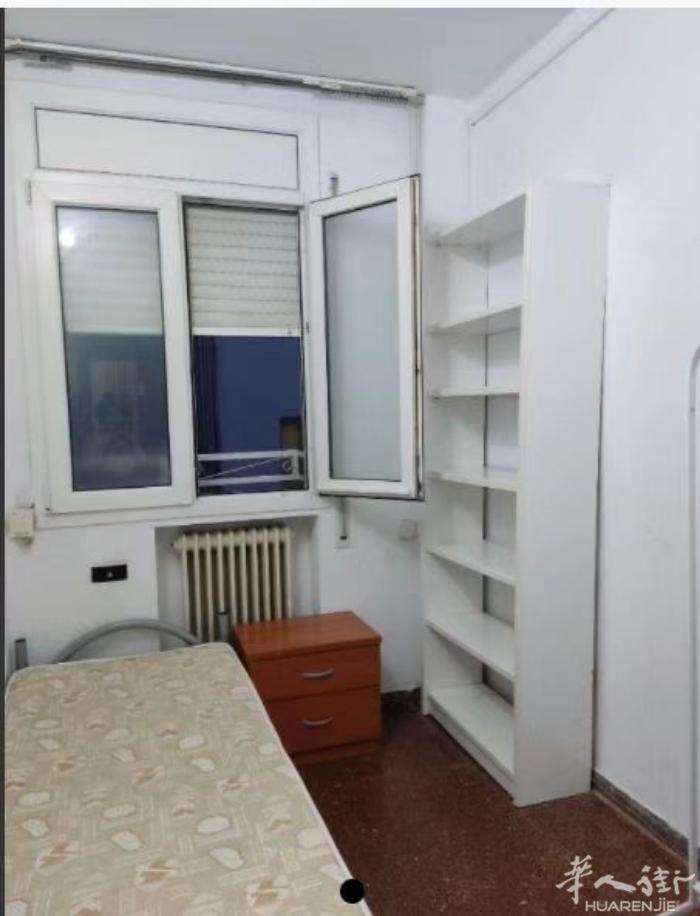 🏡市中心Clot单人间出租，只租上班单身女，租金300，水电煤气宽带全包，两个
