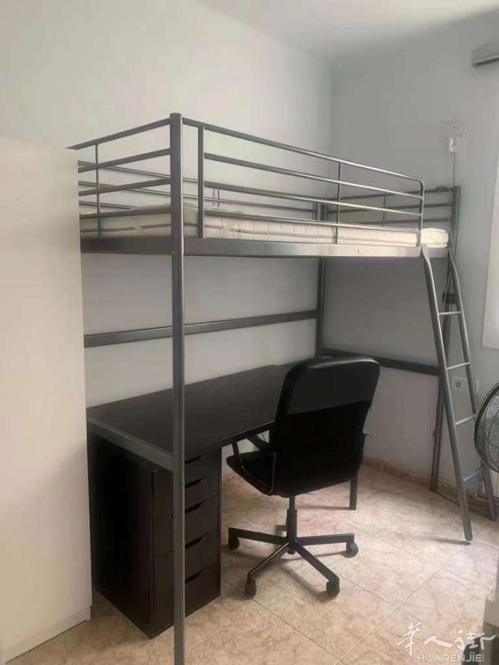 🏡巴塞单间出租，离巴塞圣家堂超近，周边有各种大型超市，麦当劳KFC 各种餐馆，