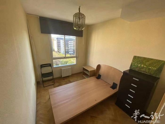 🏡马里Méndez Alvaro 单间招租  小区内门卫 游泳池 花园 地下