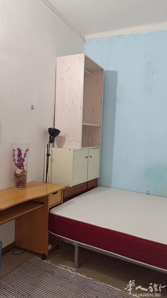 🏡巴塞单间巴塞市中心3号地铁fontana地铁口，在商业街gran de gr