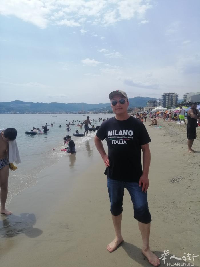 缘分让我们在米兰相见:本人浙江人士在意大利多年，离异，有个儿子跟我。想找个有缘人