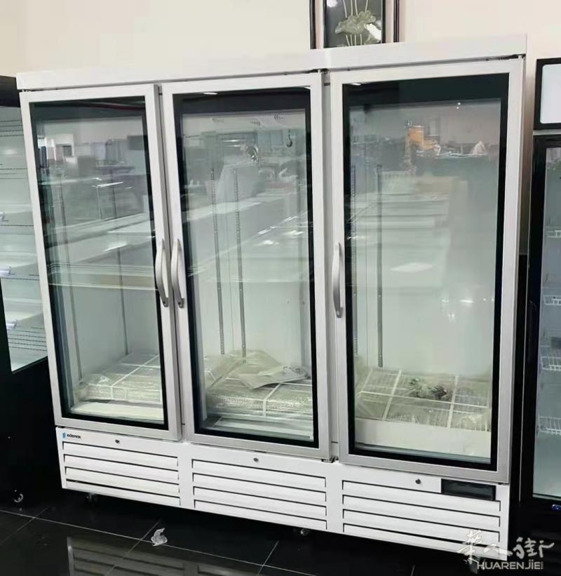 出售各类冰箱，冰柜，硬冰，风箱，炉头，铁板，炒菜机，洗杯机，洗碗机，水槽，油锅，蛋糕柜，tapa机等.....