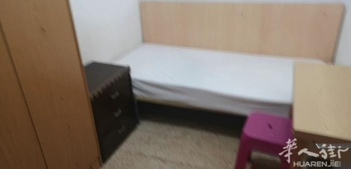 🏡巴塞单间出租, l'Hospitalet de Llobregat附近，住家