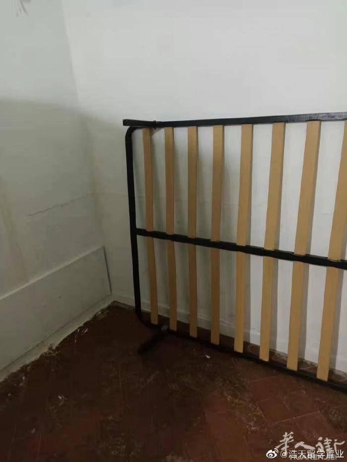 🏡巴塞两个单间出租，离西班牙巴塞罗那广场很近，离地铁（1路，3路，5路）和sa