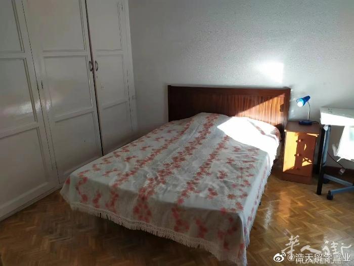 🏡巴塞近地铁站Maragall，距圣家堂3公里 L4/L5 Maragall站