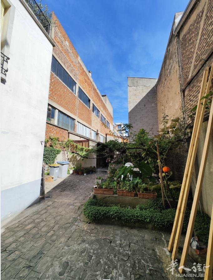 93 bagnolet  开门就是花园的独立一房一厅出租  24平