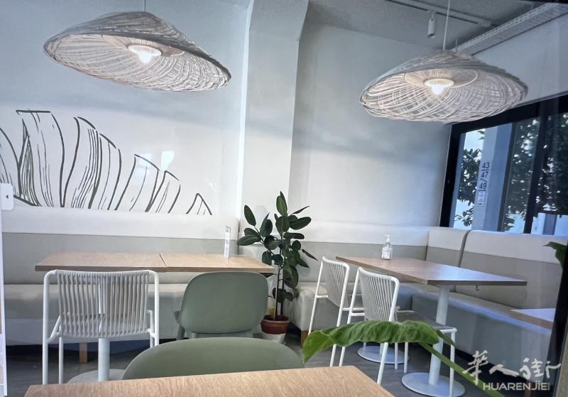 92省Levallois Perret 办公区快餐店12万 (有大烟筒)