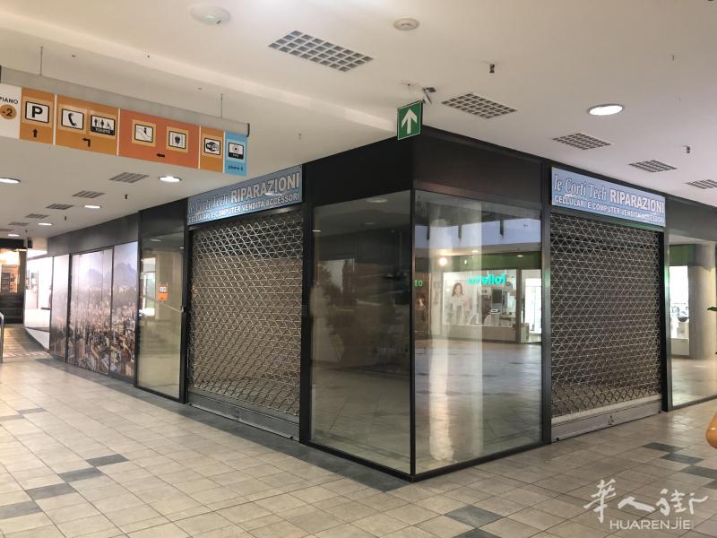 VARESE市中心LE CORTI购物中心店铺超低6.9 万欧元出售