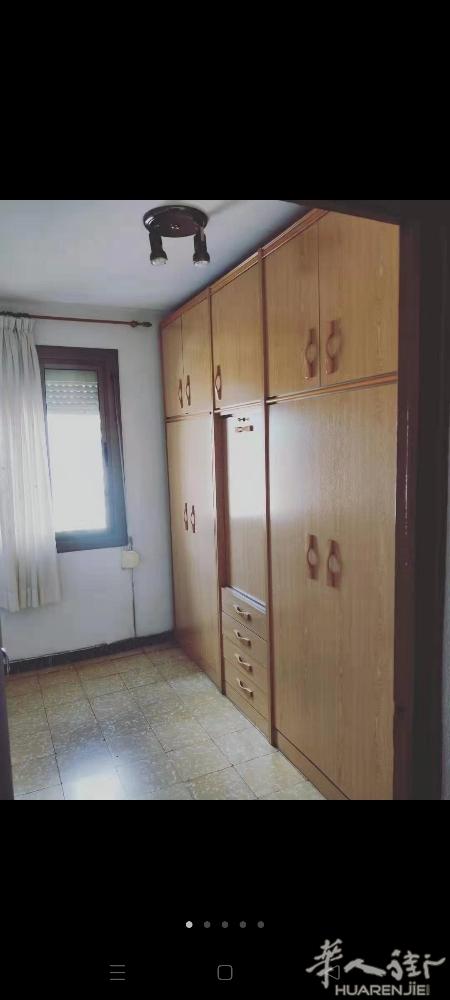 🏡巴塞两个房间出租，L5地铁口sant lldefons 附近，住家很安静，住