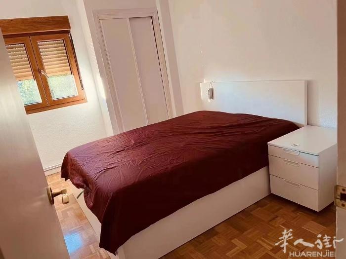 🏡马德里北部高档封闭小区majadahonda 女生大床房出租 租金800欧，