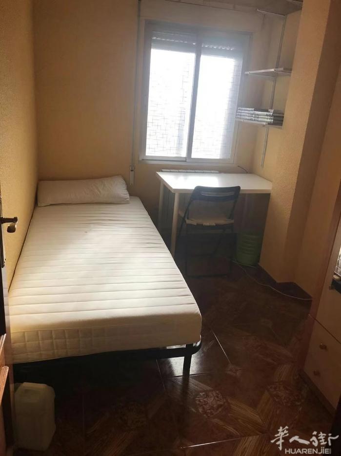 🔵马德里卡三Getafe整租，房子3室1厅1卫 三层步梯，空调暖气家具家电齐全