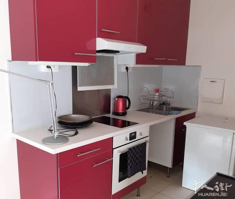 PARIS 15区·38平·studio·家具齐全·长租  1300€ / 月