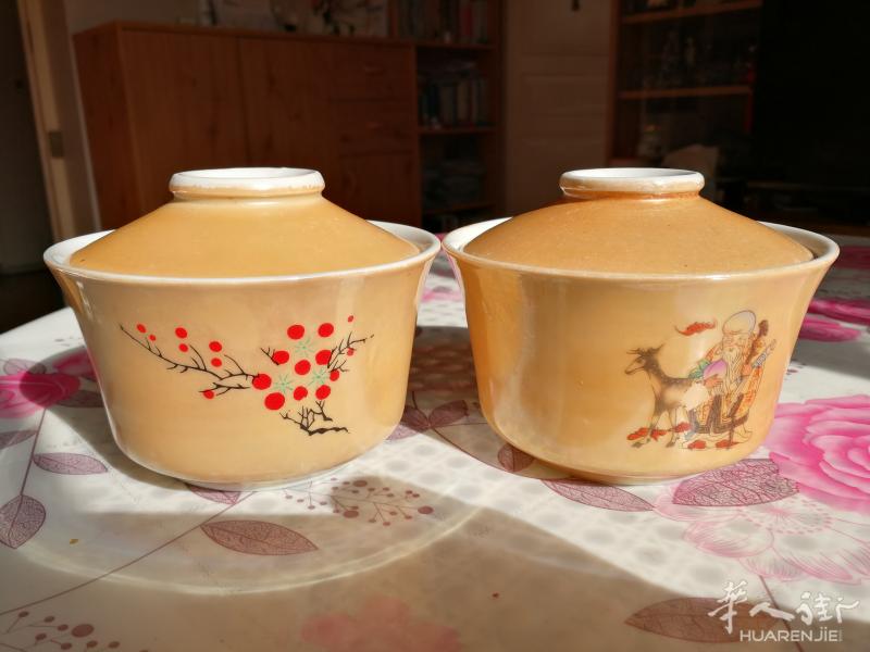 中国陶瓷全新精美带盖茶碗，汤碗半价亏本促销；每套只出售5欧。现剩余20-30十套！