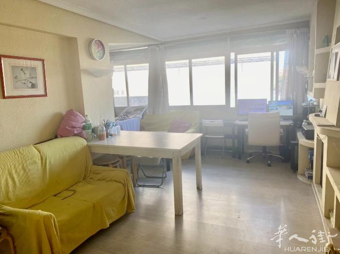 🏡马德里plaza rio2商场旁边单间出租 电梯楼大房间，距离3路legaz