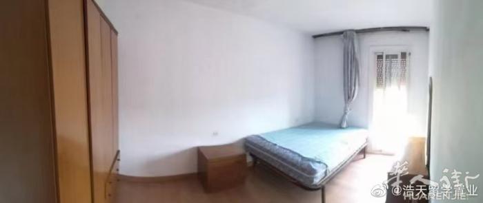 🏡巴塞巴塞二路san roc地铁口一分钟，新装修木地板阳光大房间， 双人床单人