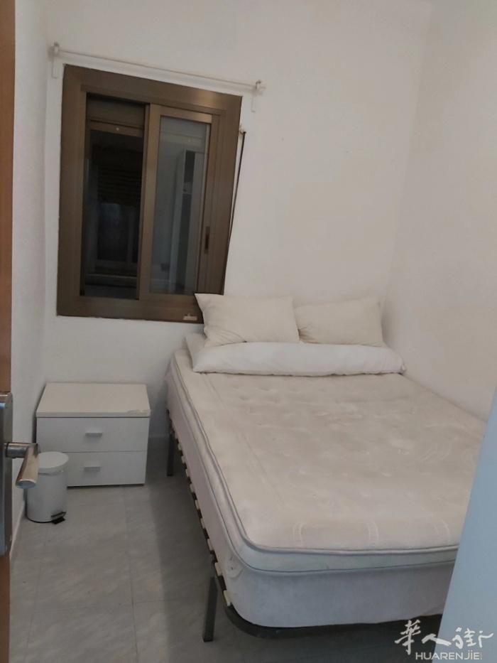 🏡巴塞单间出租，双人大床房，可租给单人或双人，即可入住，La sagrera地