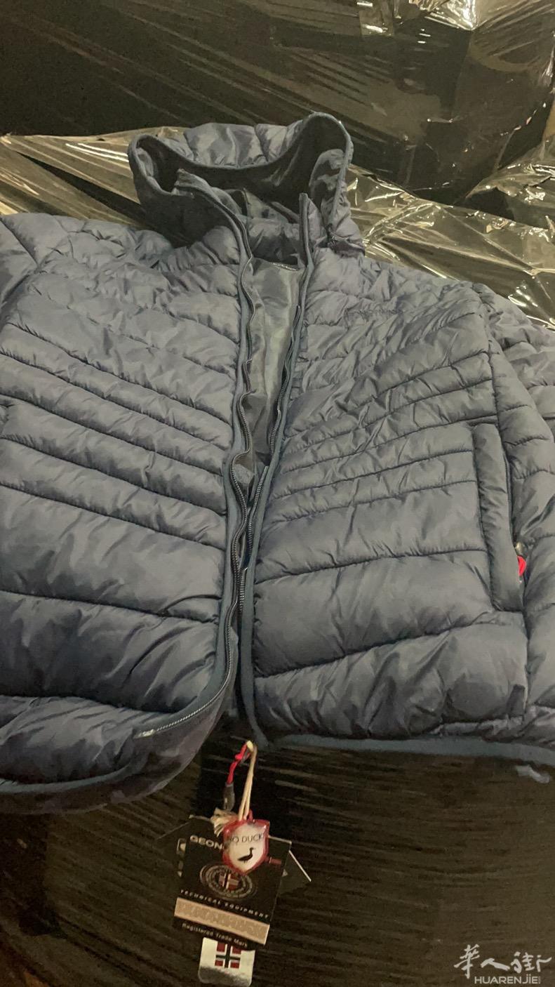 服装批发 全新 （有衣服 、围巾、鞋子、包、混合包装 ）适合做减价服装店   秤