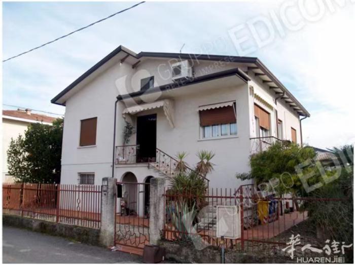 拍卖房 Treviso (TV) 起拍价 92250 € 一楼仓库/工厂 二楼3