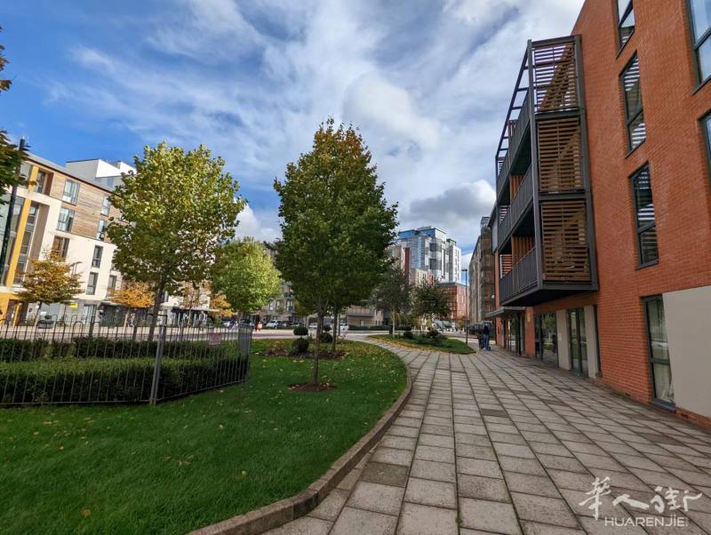 精装两房一厅两卫公寓出售,位于伦敦西北Colindale NW9