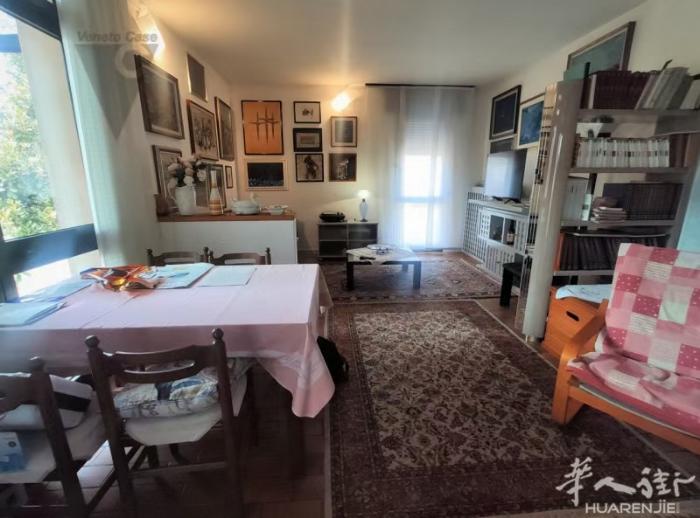 Camin(PD)出售住家 3室2卫1厅 约150平方米 价格180000€ h