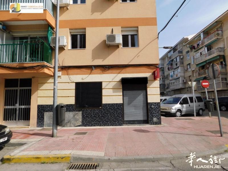 先租后售Parla市LA FUENTE区域店铺 装修好 客流量大【编号589】