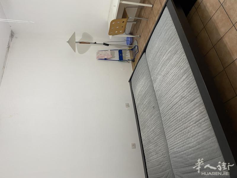 【中介】红线turro地铁口单间500欧全包，两个人600