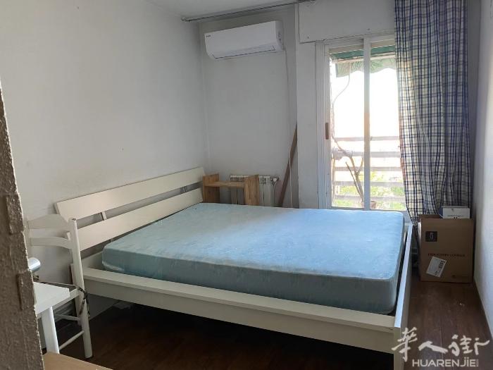 🏡马德里Vallecas三室两卫中的双人大床卧室单间招租，12月初入住， 大房