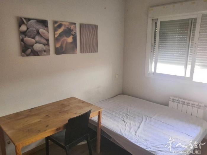 🏡马德里地铁三号线 San fermin,出租一个大床单间，租金长租的话230