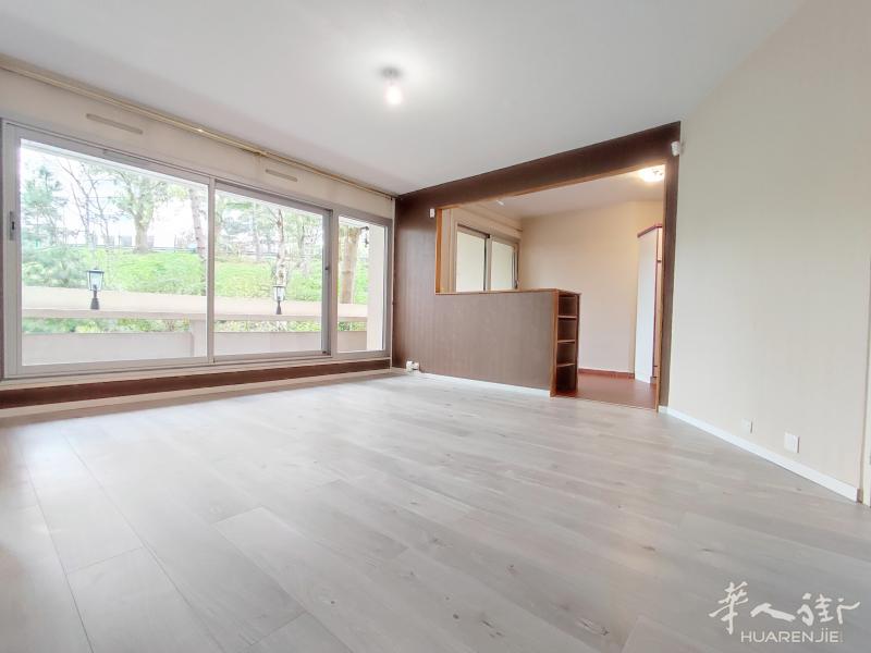 Rosny-sous-Bois *走路6分鐘* 直達地鐵11號. 3房兩廳 (可改成4房一廳)