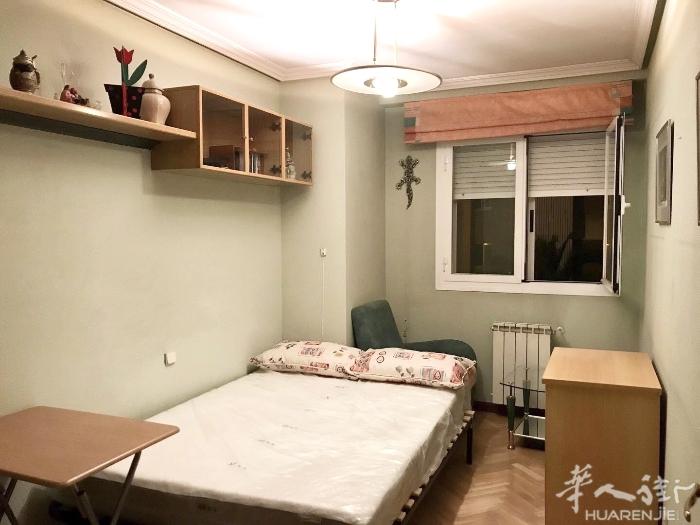🏡3号线SAN FERMIN大床房出租，15分钟直达sol，门口有公交站。现室