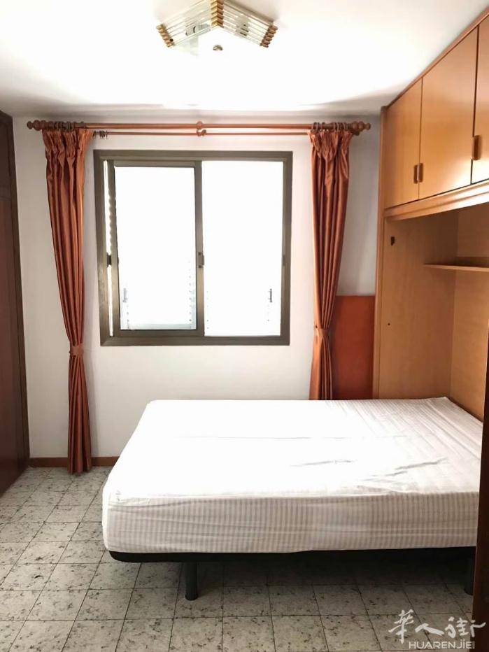 🏡巴塞2路一4路地铁lapau附近单间，5楼电梯，地铁口到住家3-5分钟。双人