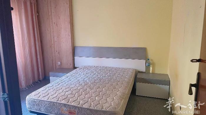 🏡巴塞单间出租，市内5路地铁collblanc , 一路地铁 torrassa