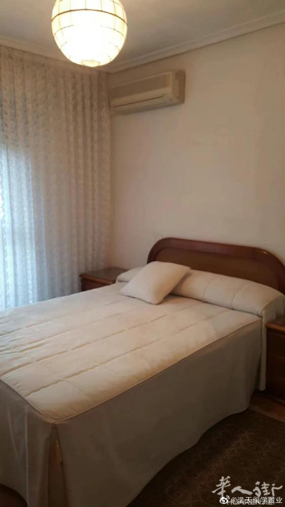 🏡马德里6线plaza eliptica 大床房招租 带空调，房子三室一厅一卫