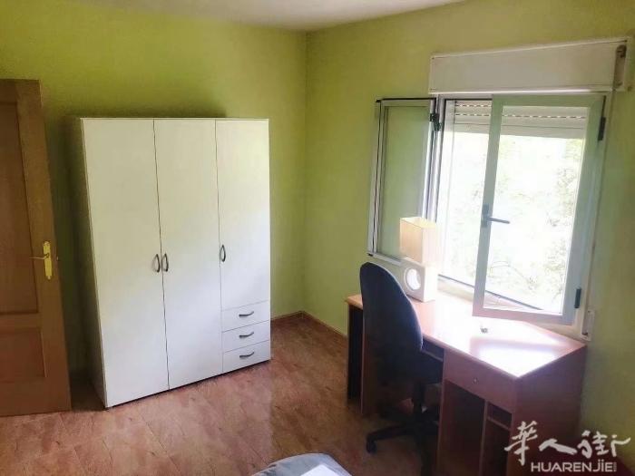 🏡马德里Getaf卡三附近两个房间出租 每个房间都有窗户，无客厅，有阳台。 每