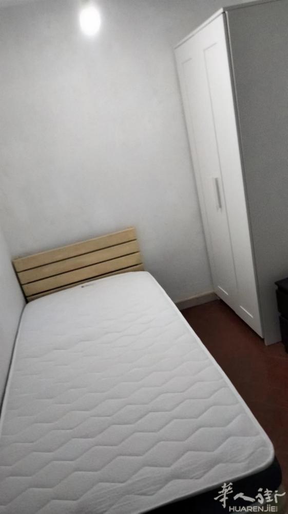 🏡巴塞在granvia L5 L6附近 住家人少，天井小房间， 在商业街旁边