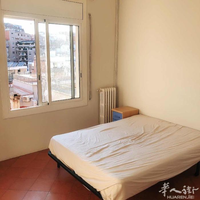 🏡巴塞单间出租，Barcelona 领事馆区附近 治安最好的地区。五楼阳光充足