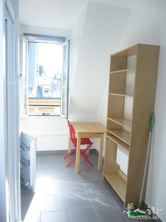 16区10平的 studio 有家具