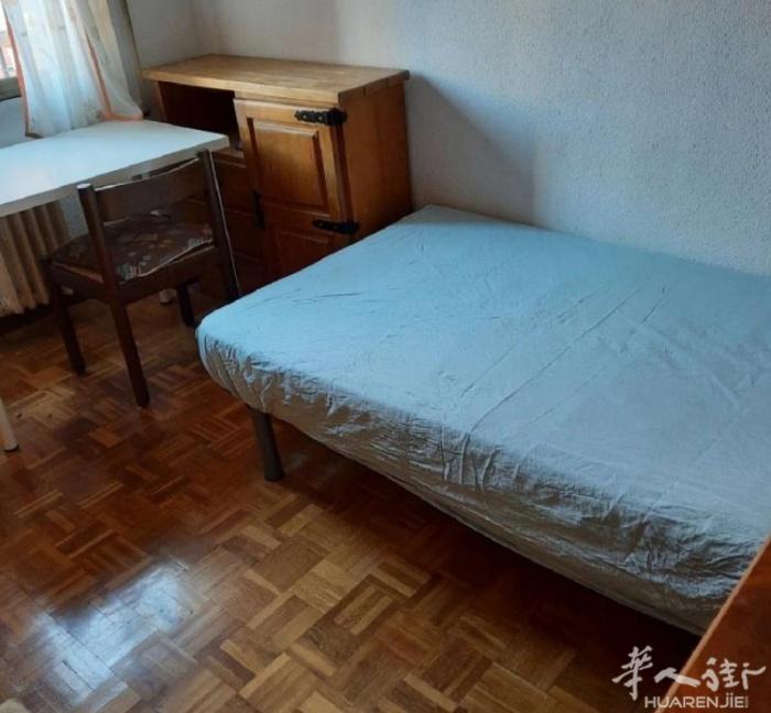 🏡马德里1路铁Valdeacedera 单人间出租， 房子安静， 光线好。 离