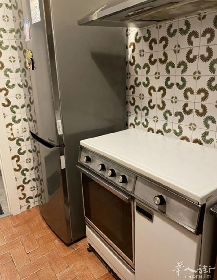 🏡巴塞两个单间出租，房子四室一厅两卫，在navas和la sagrera 地铁