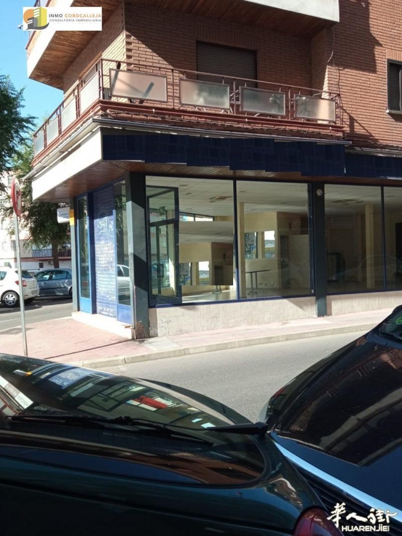 出租/出售Parla市商业街区店面【编号677】