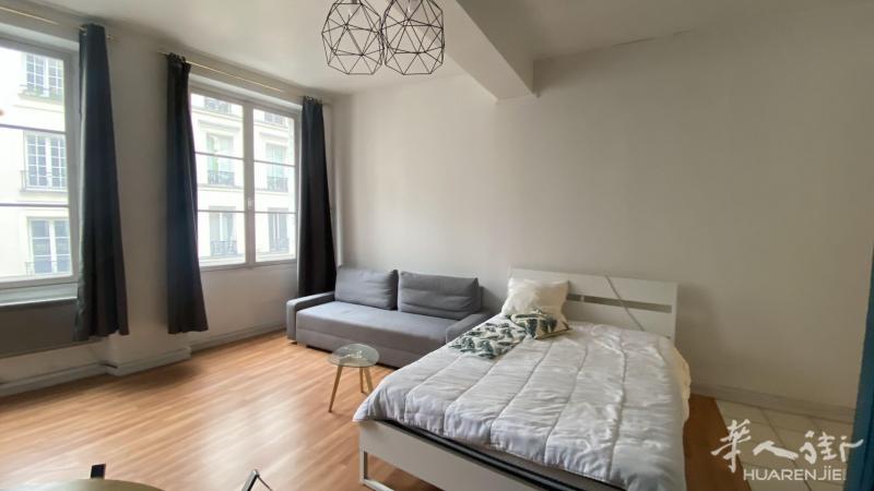 2区28平的studio 家具齐全